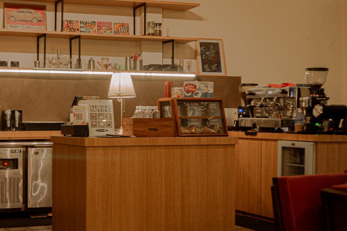 The Hours Café